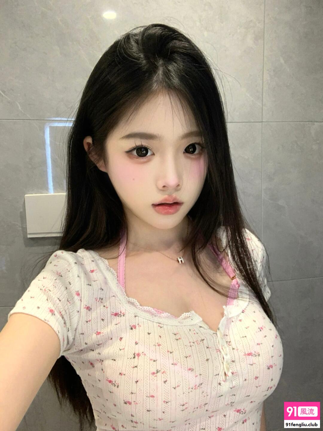 ✅⭐【广东省】⭐唯一高端私密场所 ✅【极品楼凤】✅身材好，颜值高，长相清纯甜美，服务态度好听话，很主动很配合，喜欢的老板来品茶